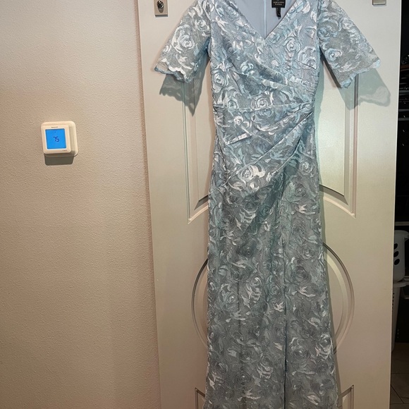 Adrianna Papell Light Blue floral Lace short sleeve side ruched Dress. Like NEW! - Picture 1 of 13